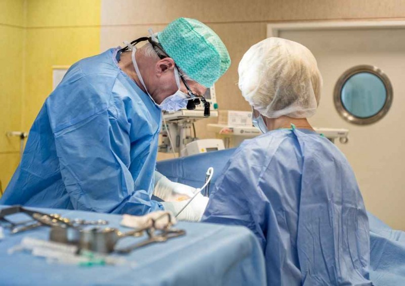 Plastinės chirurugijos operacija Plastinės chirurugijos operacija Medicinos diagnostikos ir gydymo centre, V.Grybo g., Vilniuje