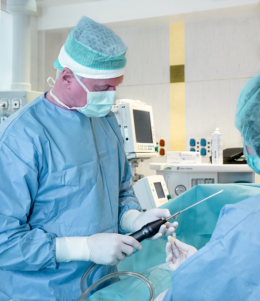 Liposakcija. Riebalų nusiurbimo operacija atliekama Renaldo Vaičiūnos Medicinos diagnostikos ir gydymo centre, V.Grybo g.Vilniuje.